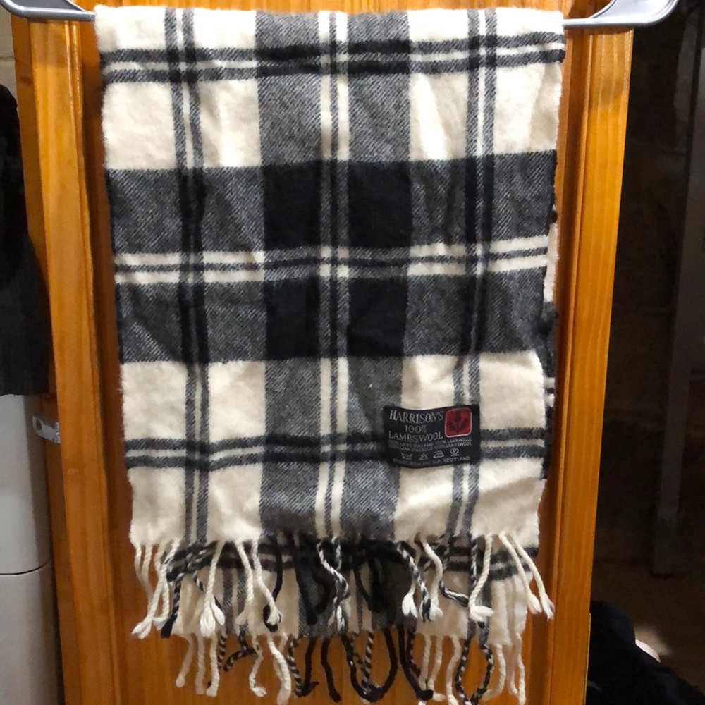 Vintage Harrison’s %100 lambswool scarf